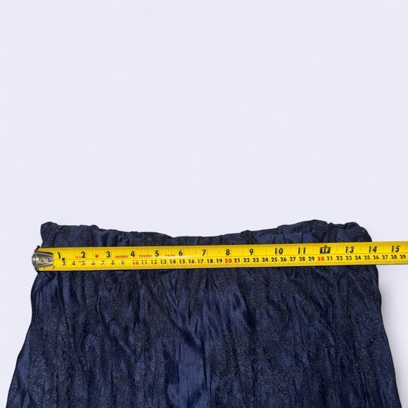 ZARA Crinkled Textured Navy Midi Skirt (Size L / US 10) - Picture 6 of 7